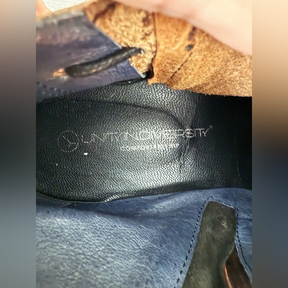 Unity In Diversity Red & Distressed Black/Brown Bootie, size 39. - Picture 13 of 14